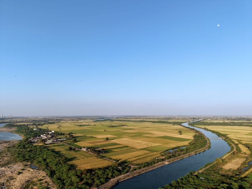 कृषि भूमि रकबा घटाने पर हाईकोर्ट का राजस्व विभाग को नोटिस, यथास्थिति बनाए रखने का आदेश